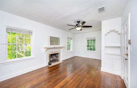 3569 Avocado Ave Coconut Grove FL 33133