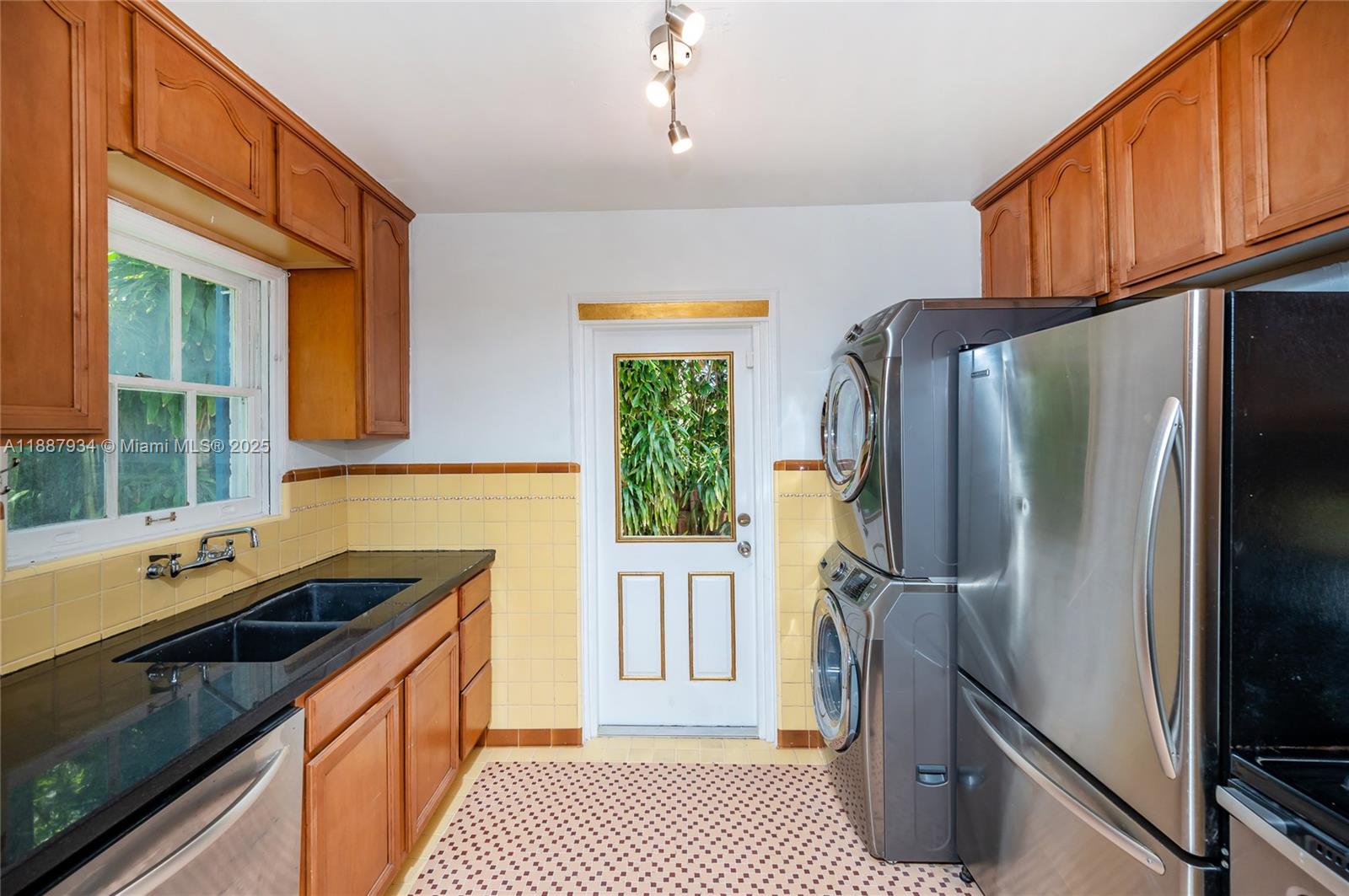 COCO GVE PK 2 AMD - Residential Lease