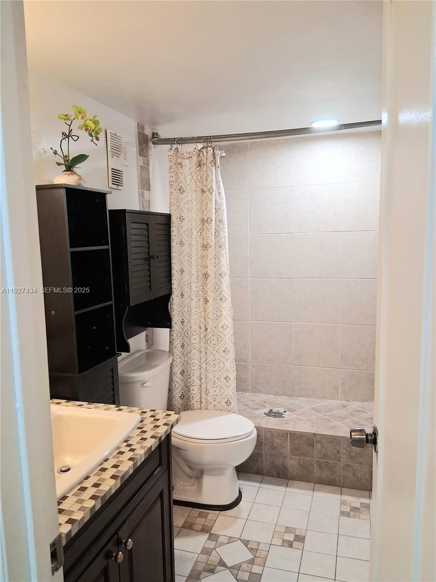 SUNRISE ISLAND CONDOMINIU - Residential