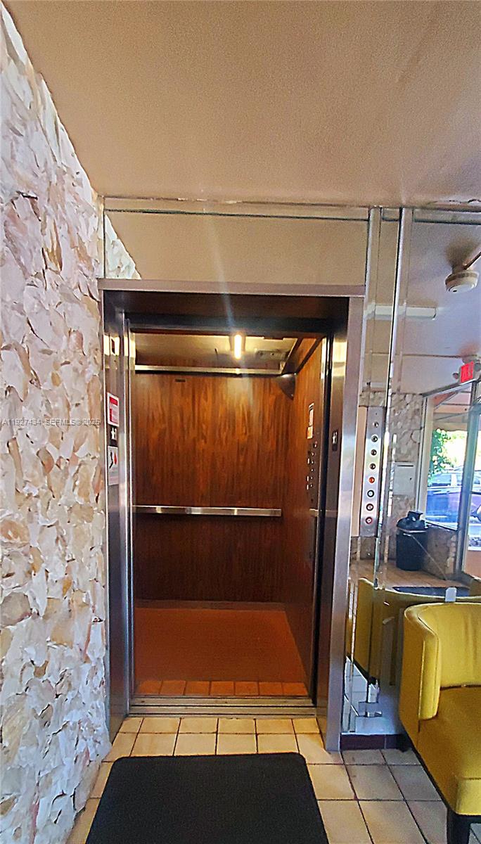 SUNRISE ISLAND CONDOMINIU - Residential