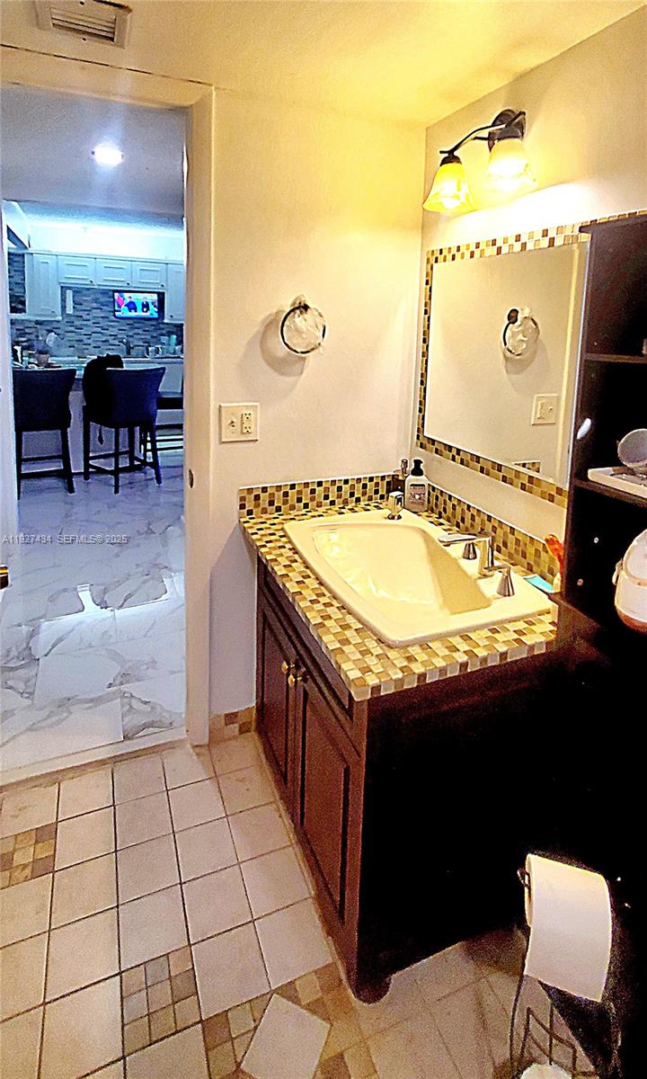 SUNRISE ISLAND CONDOMINIU - Residential