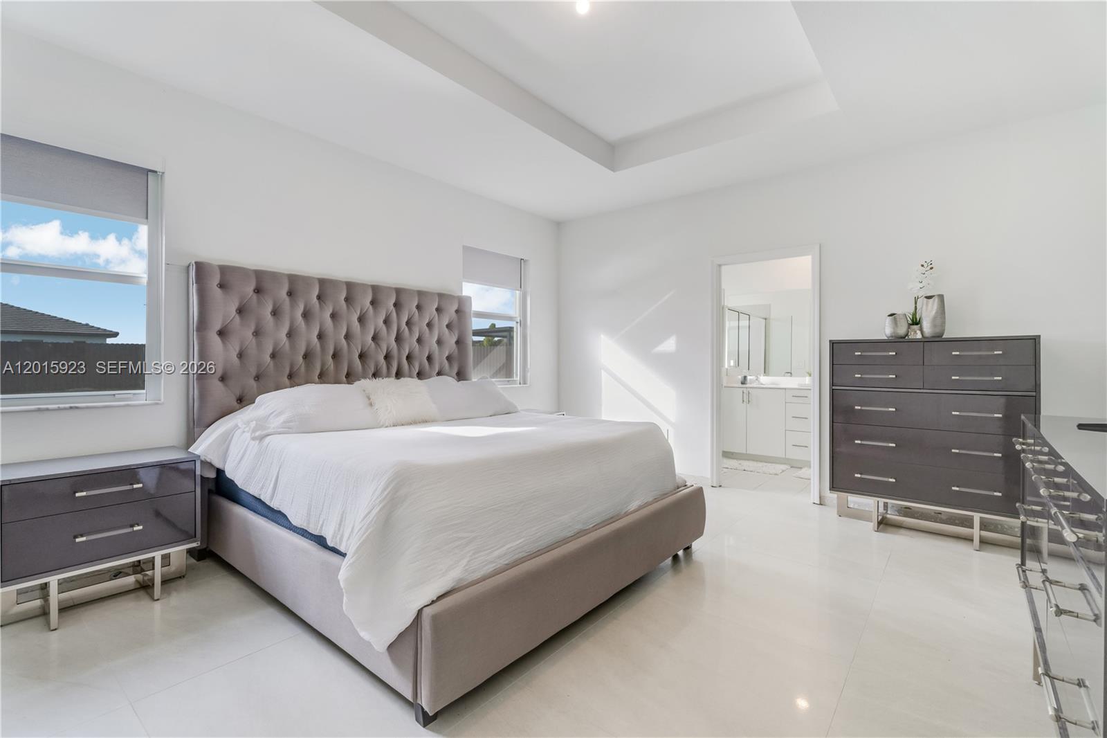 VALENCIA ACRES - Residential