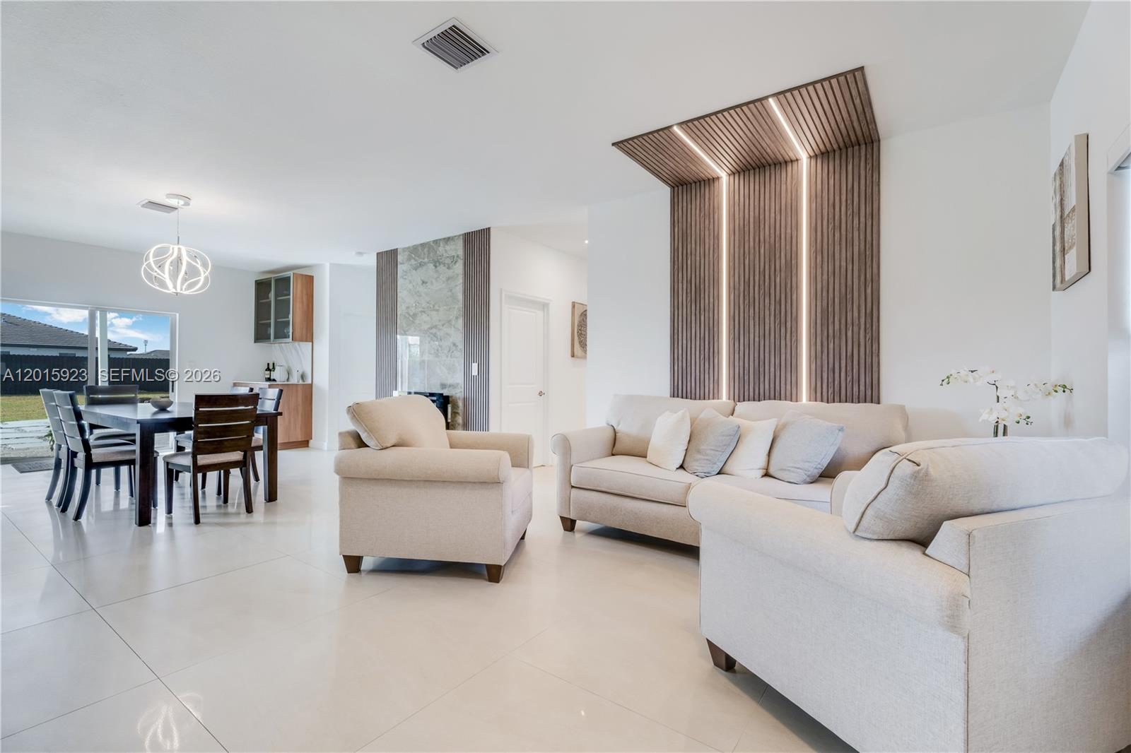 VALENCIA ACRES - Residential