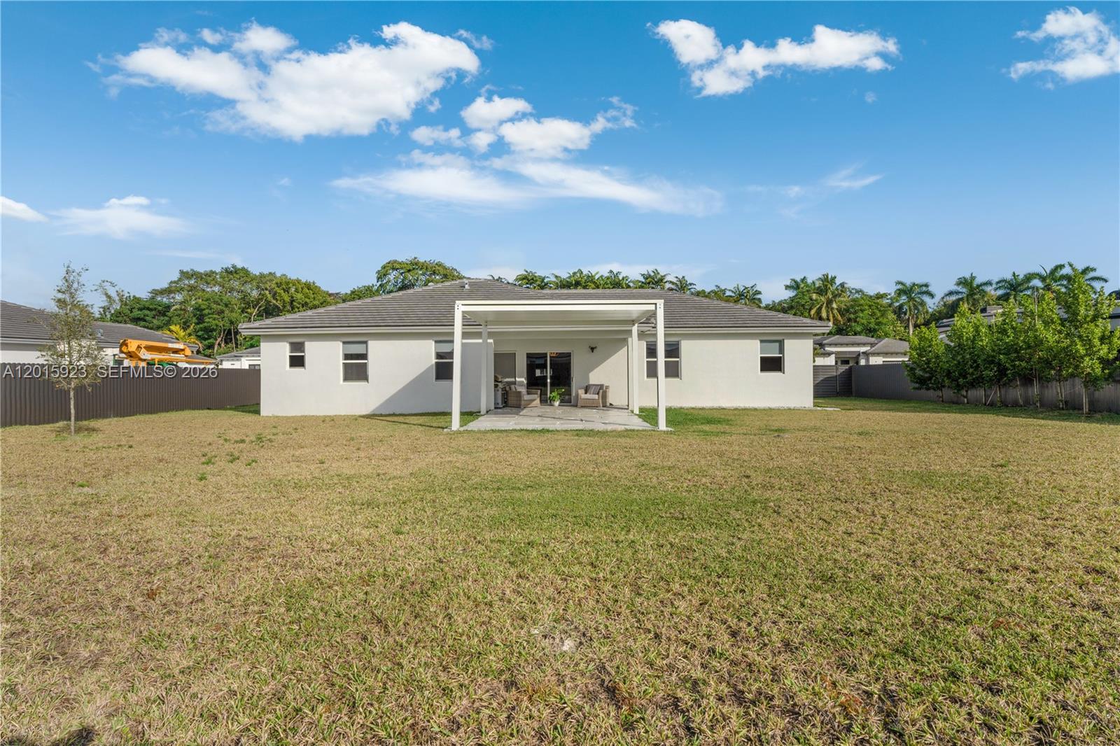 VALENCIA ACRES - Residential