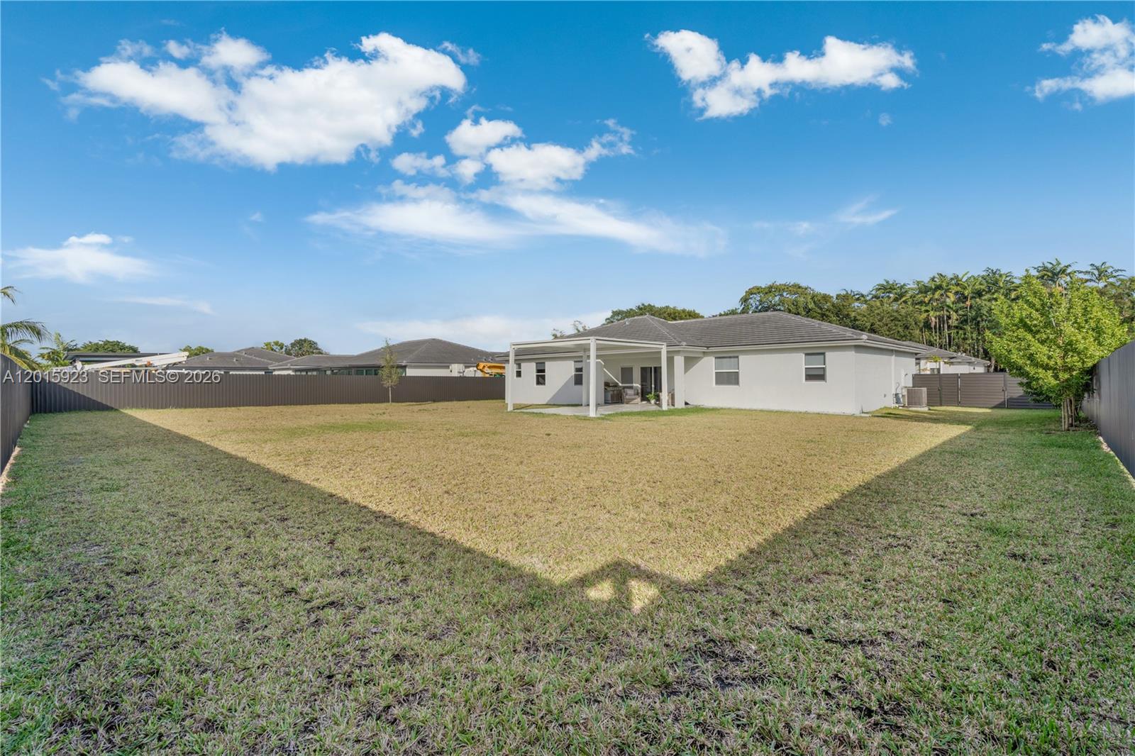VALENCIA ACRES - Residential