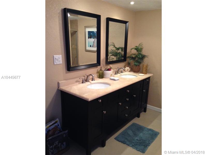 THE CARRIAGE HOUSE CONDO - Residential Lease