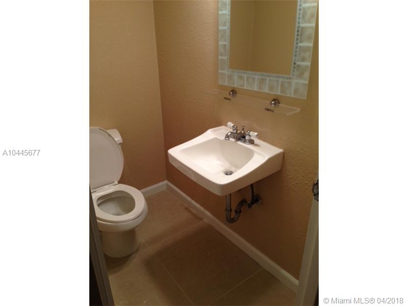 THE CARRIAGE HOUSE CONDO - Residential Lease