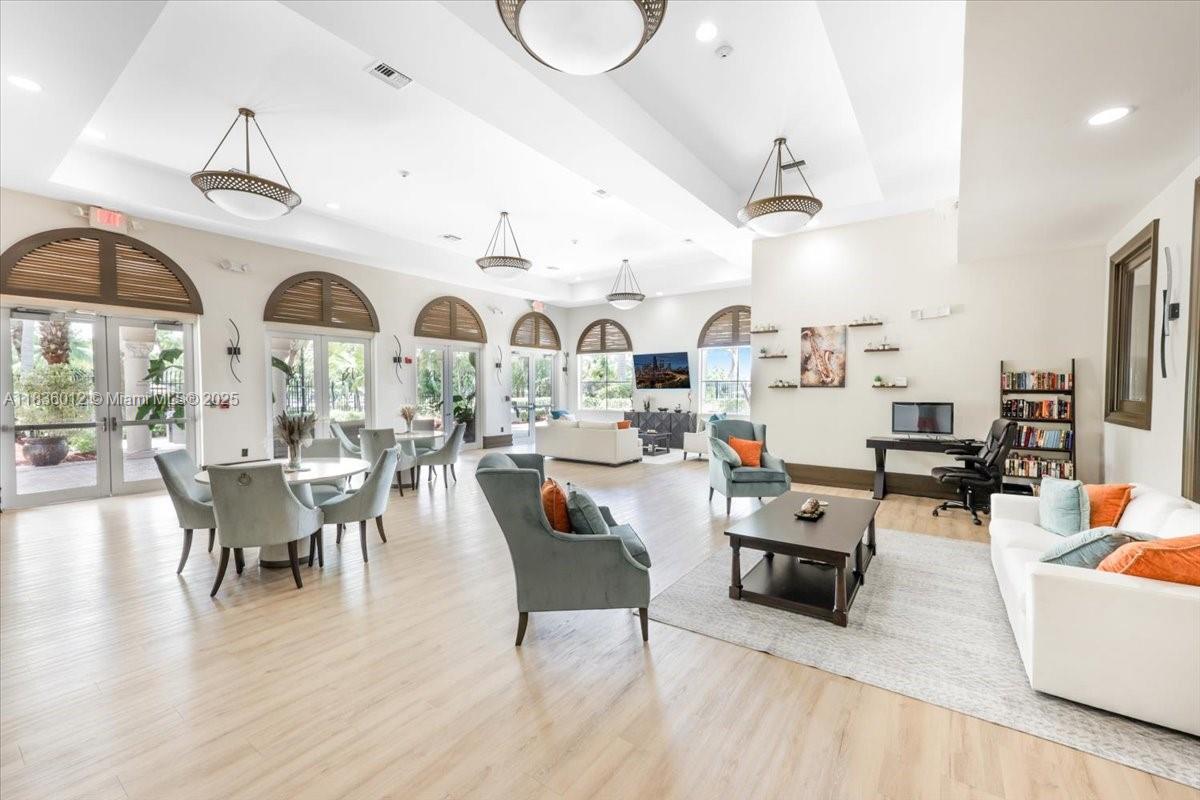 RIVIERA ISLES III - Residential