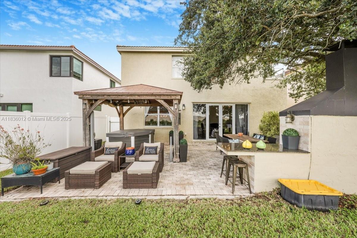 RIVIERA ISLES III - Residential