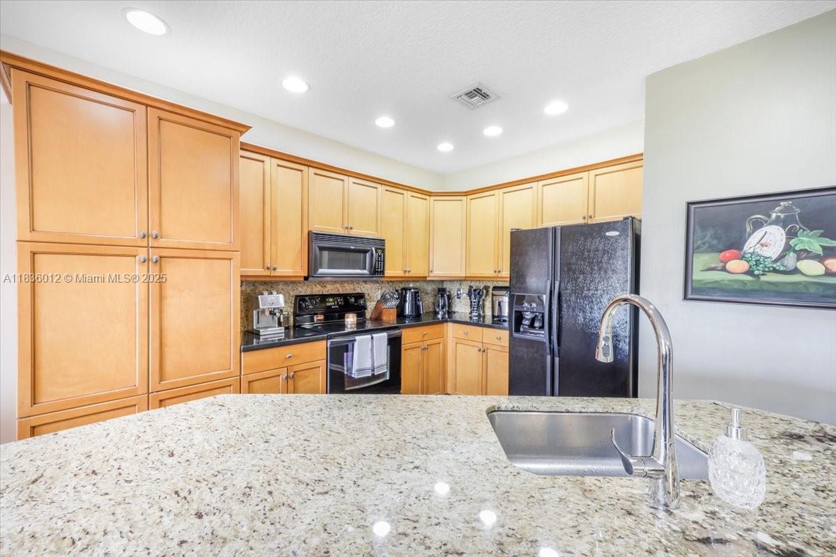 RIVIERA ISLES III - Residential