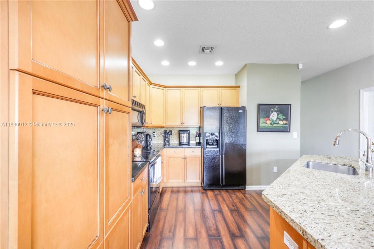 RIVIERA ISLES III - Residential