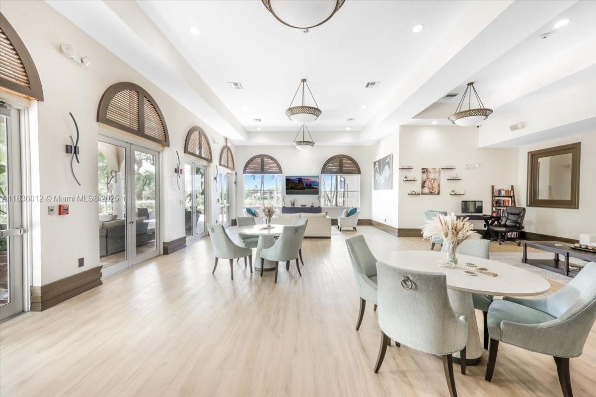 RIVIERA ISLES III - Residential