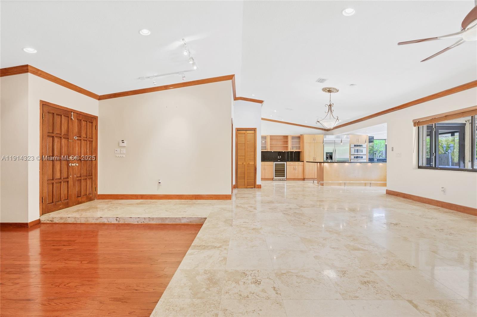 DAMIAN GALLOWAY ESTATES - Residential Lease