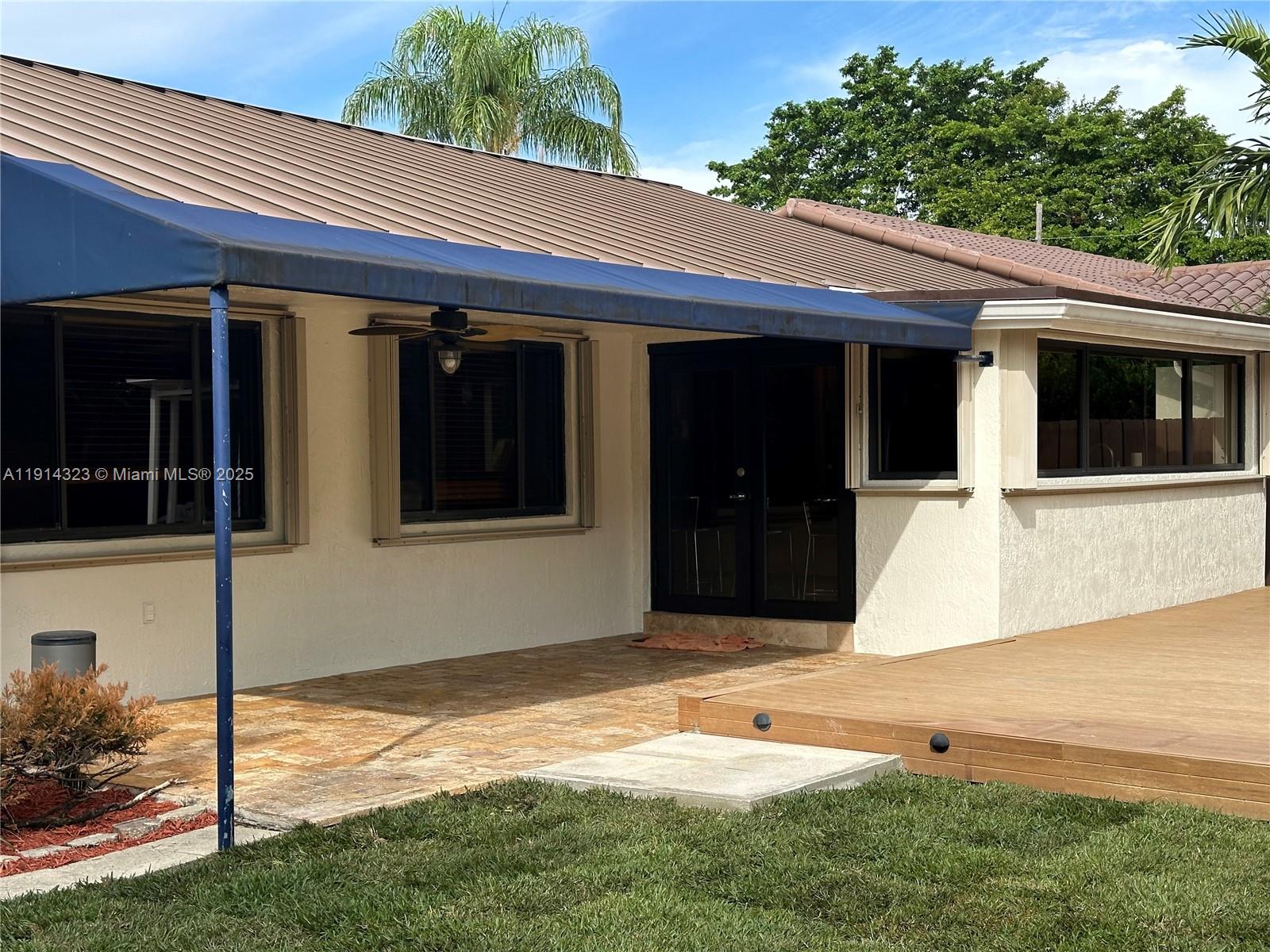 DAMIAN GALLOWAY ESTATES - Residential Lease