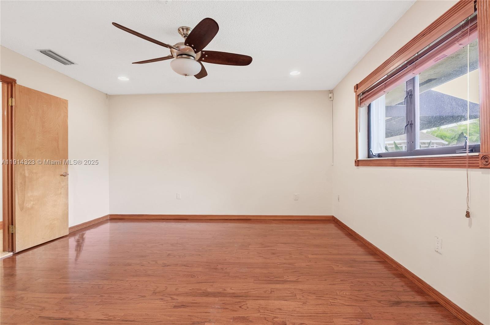 DAMIAN GALLOWAY ESTATES - Residential Lease