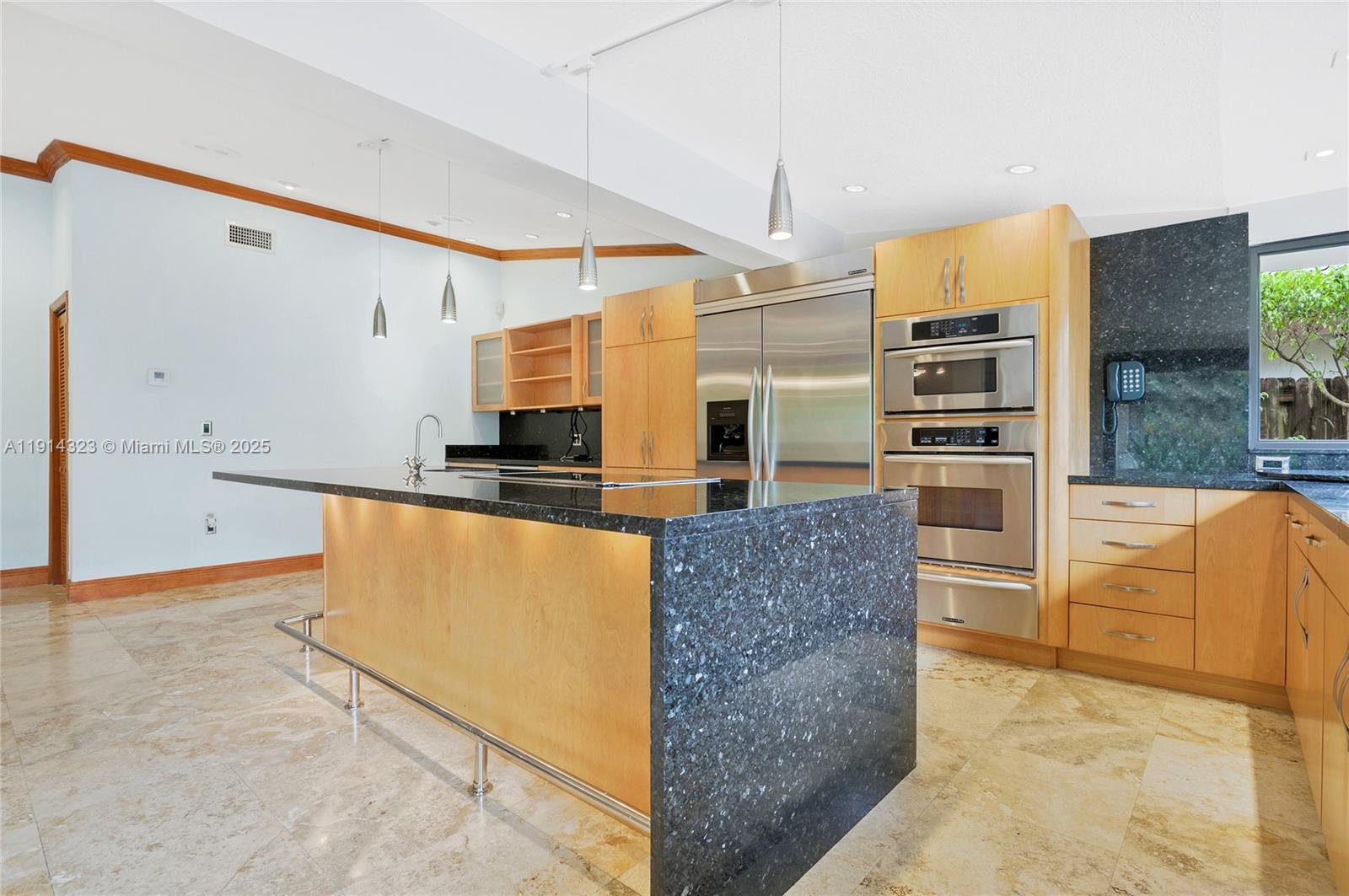 DAMIAN GALLOWAY ESTATES - Residential Lease