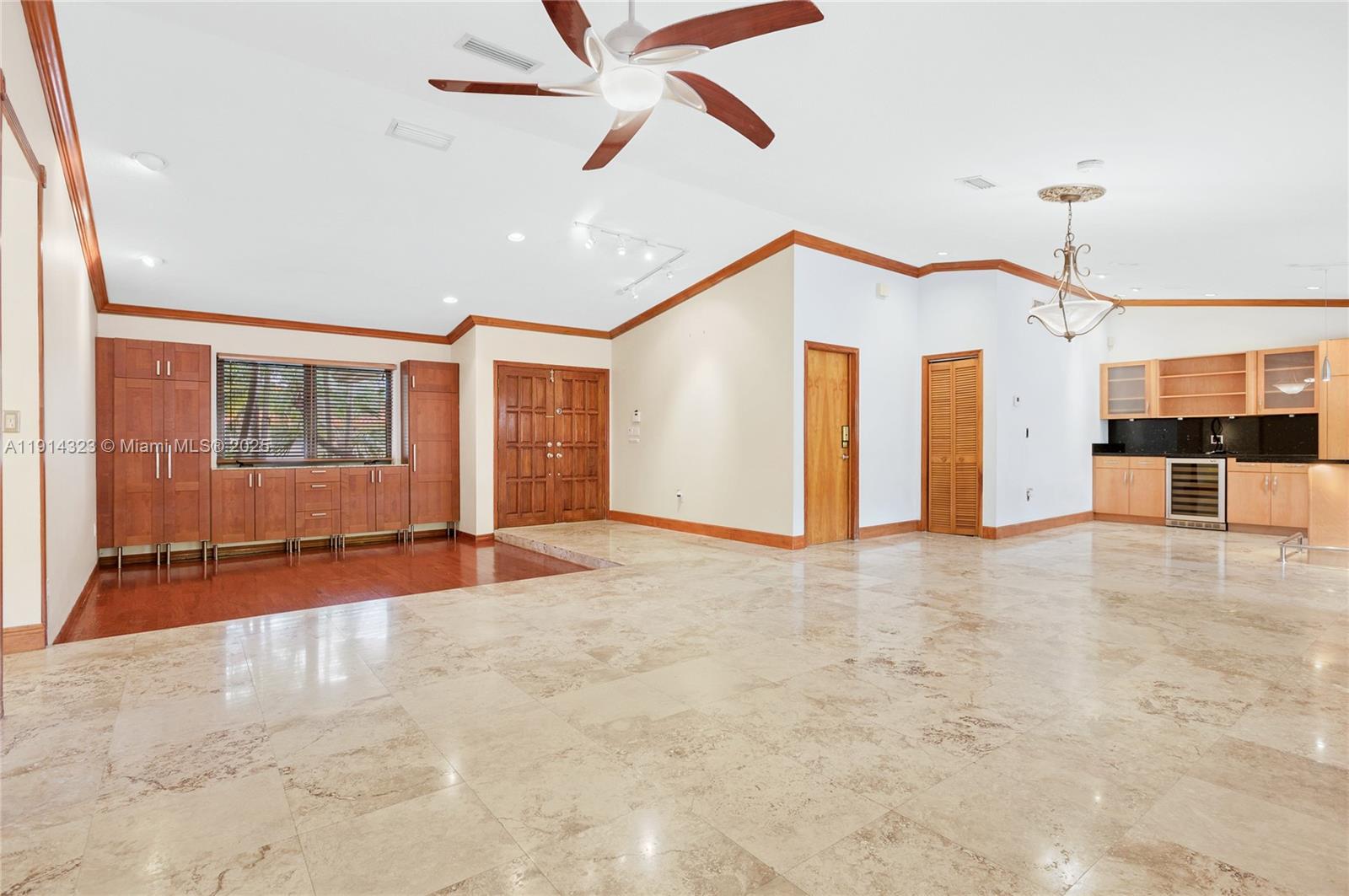 DAMIAN GALLOWAY ESTATES - Residential Lease