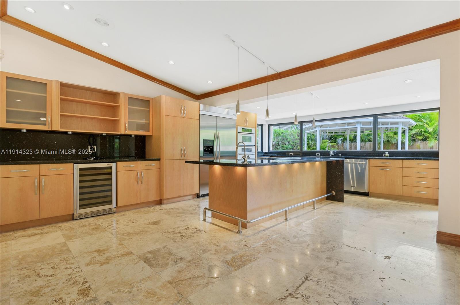 DAMIAN GALLOWAY ESTATES - Residential Lease