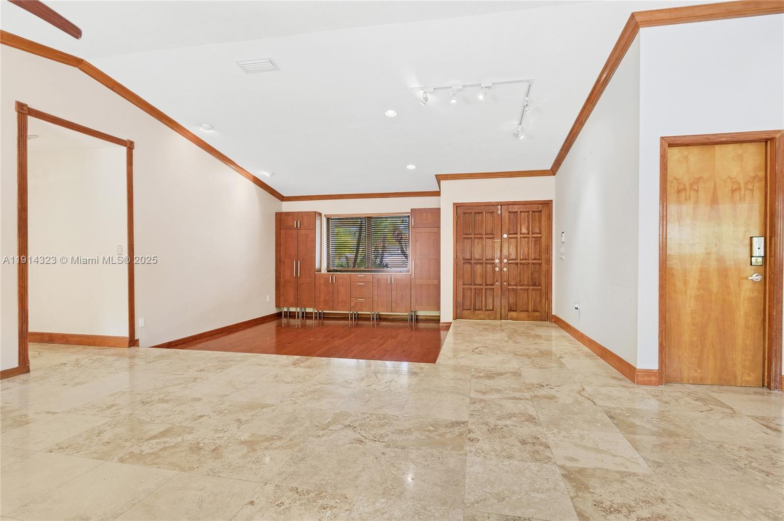 DAMIAN GALLOWAY ESTATES - Residential Lease