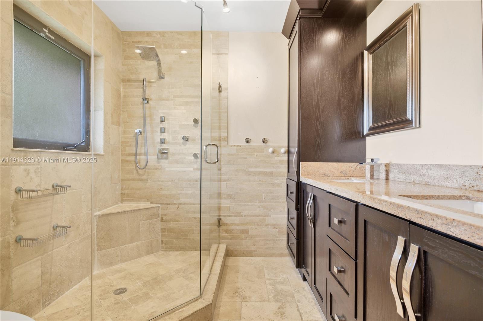 DAMIAN GALLOWAY ESTATES - Residential Lease