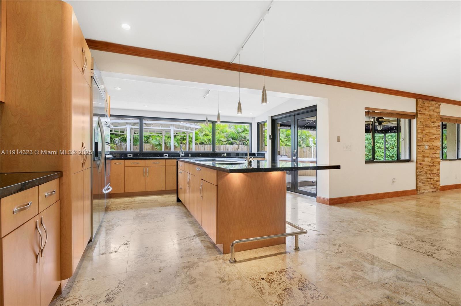 DAMIAN GALLOWAY ESTATES - Residential Lease