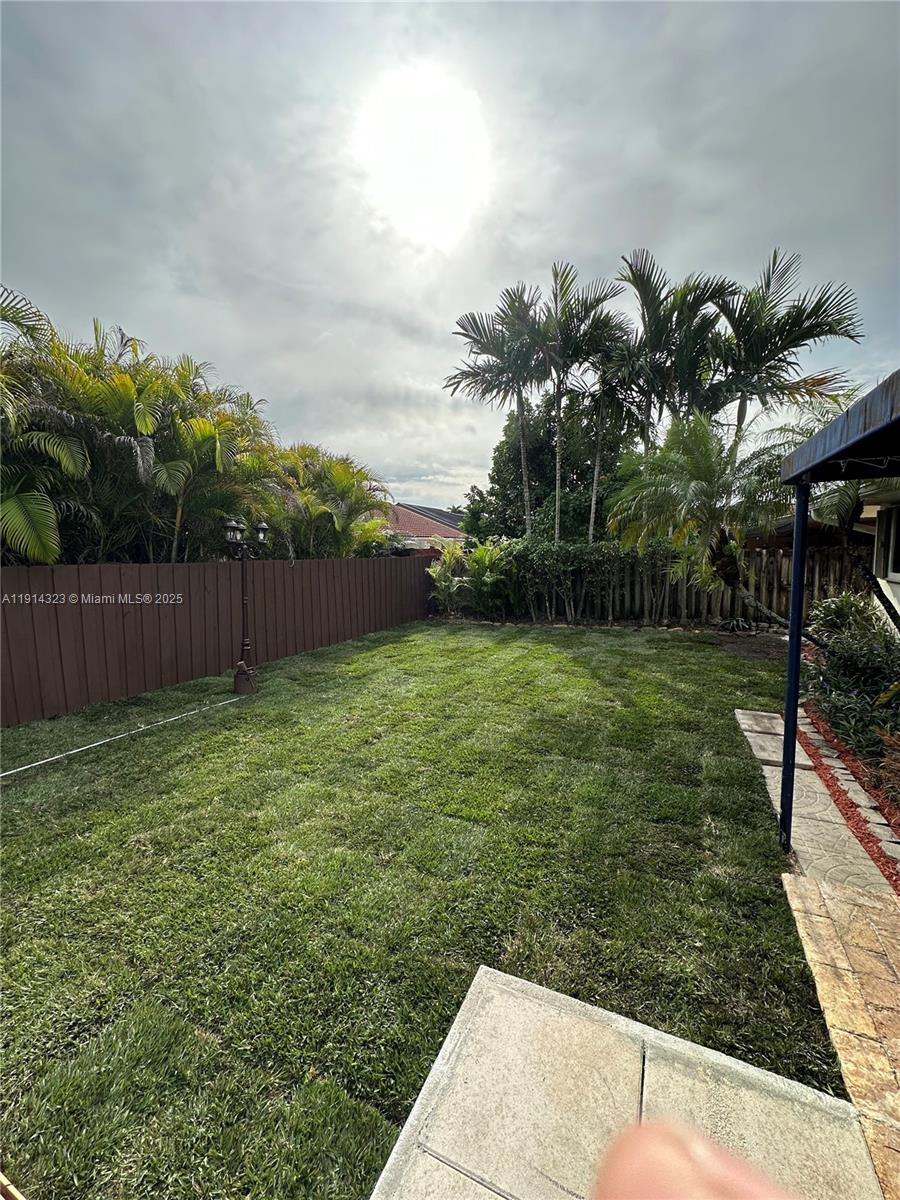 DAMIAN GALLOWAY ESTATES - Residential Lease