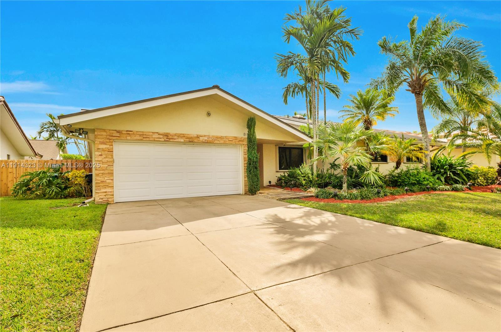 DAMIAN GALLOWAY ESTATES - Residential Lease