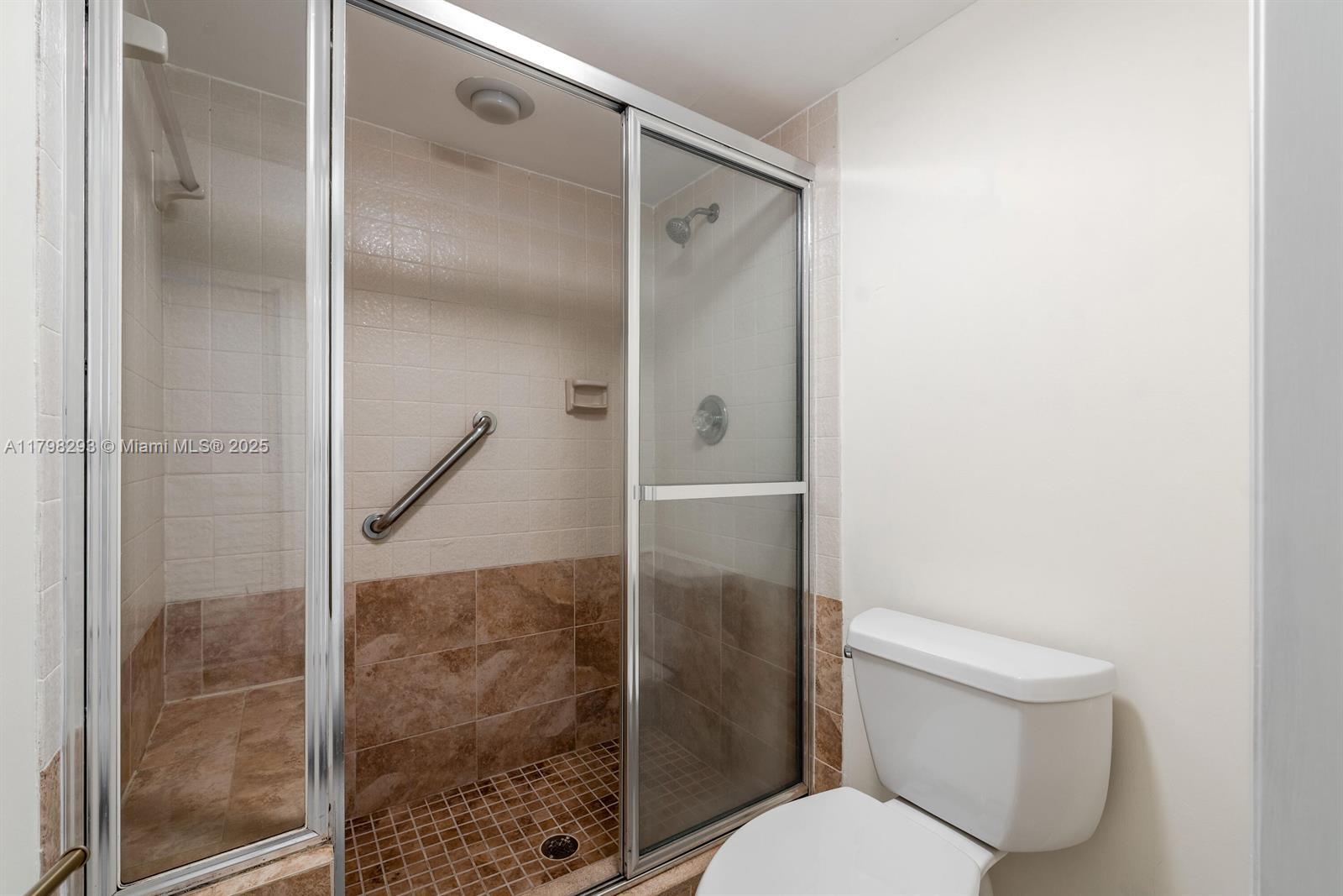 ASPEN GLEN CONDO - Residential Lease