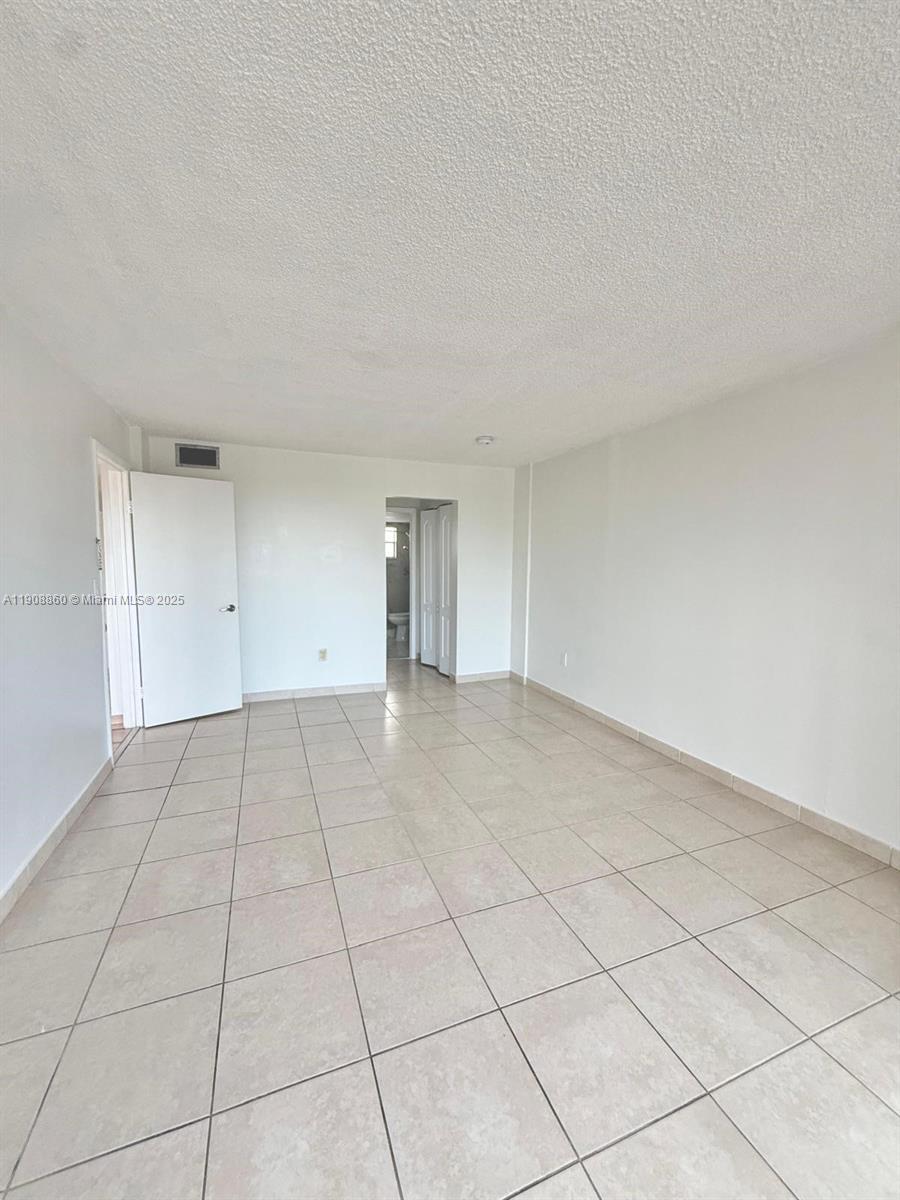 EL CONQUISTADOR SOUTH CON - Residential Lease