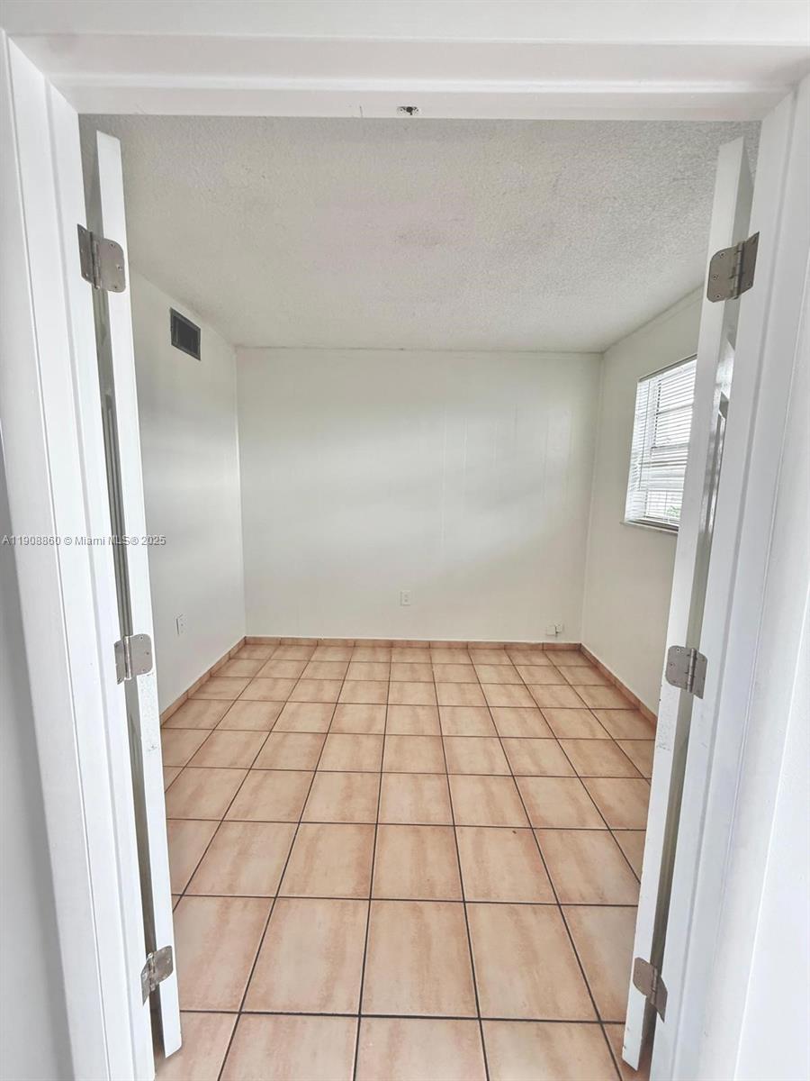 EL CONQUISTADOR SOUTH CON - Residential Lease