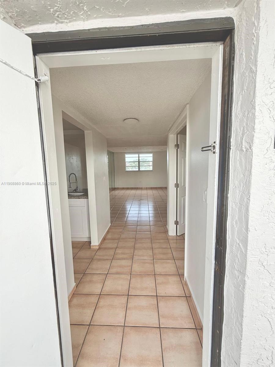 EL CONQUISTADOR SOUTH CON - Residential Lease