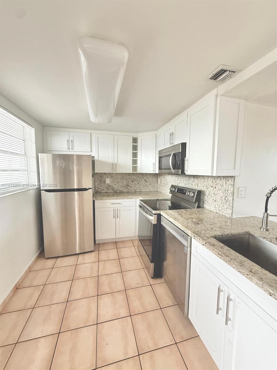 EL CONQUISTADOR SOUTH CON - Residential Lease