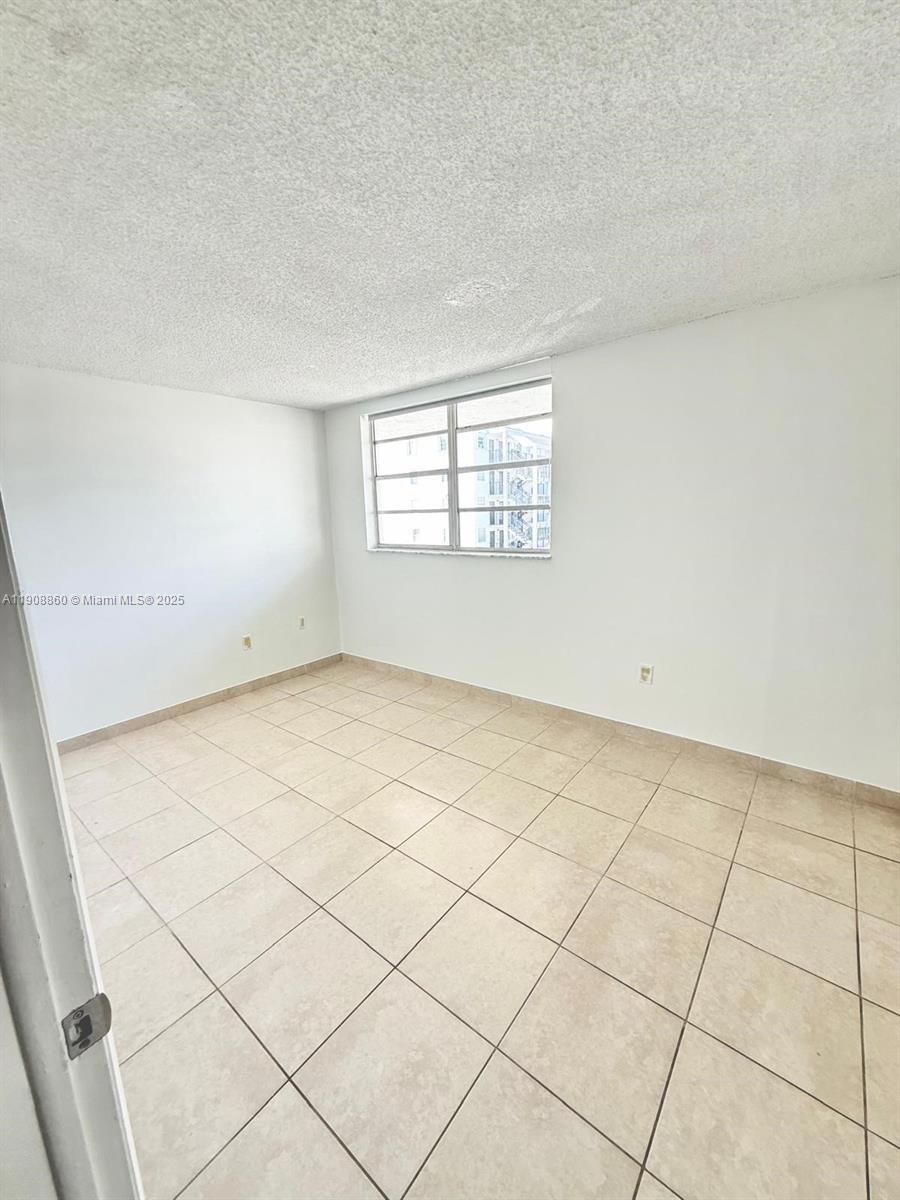 EL CONQUISTADOR SOUTH CON - Residential Lease