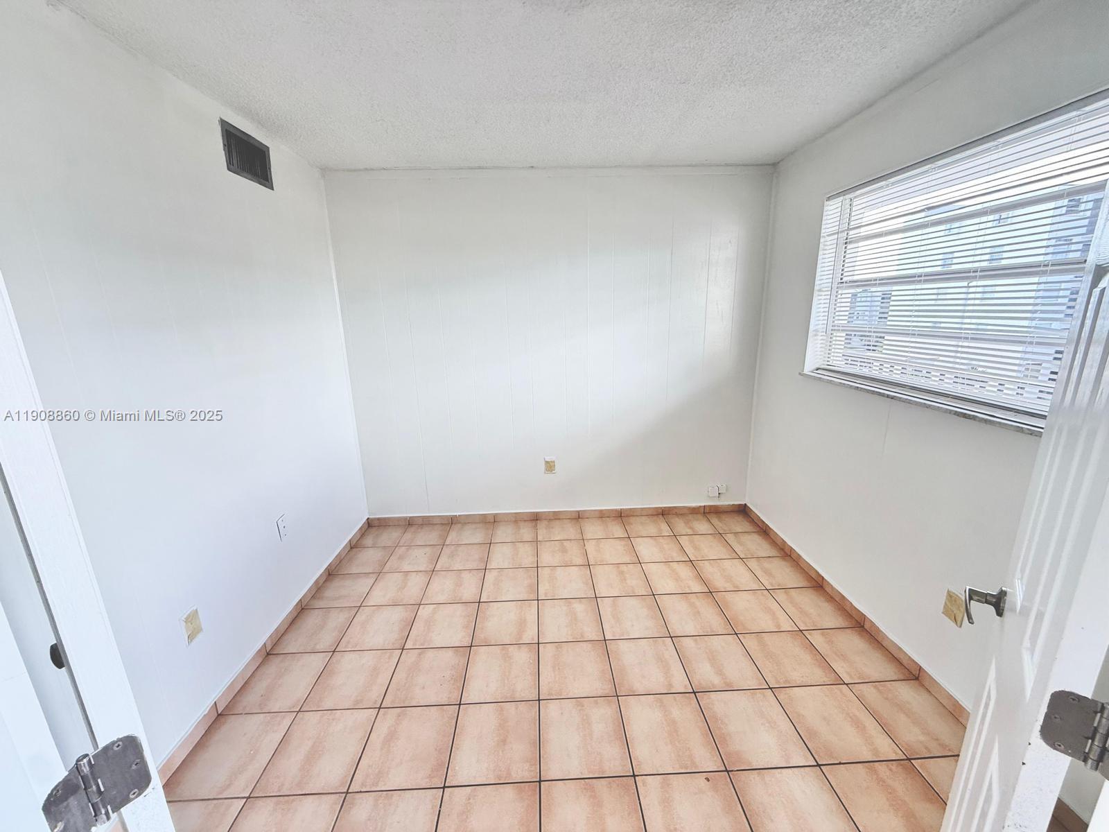 EL CONQUISTADOR SOUTH CON - Residential Lease