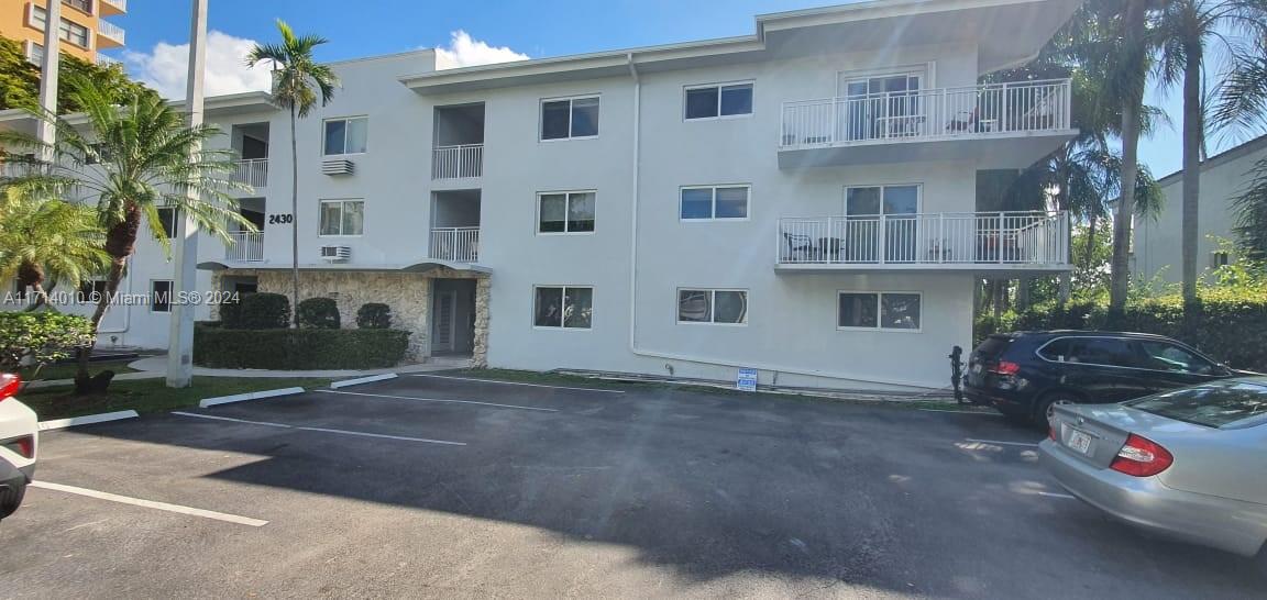 Rental Property at 2430 Ne 135th St 304, North Miami, Miami-Dade County, Florida - Bedrooms: 1 
Bathrooms: 1  - $1,800 MO.