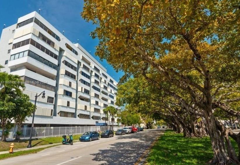 LOCATION! Rare Opportunity! Investor or Buyer who wants a centrally located condo to renovate. Rarely available, Large Corner Unit with parking, the best view of the building.
Close to Downtown, Brickell, Roads, Coral Gables & beaches. Property is walking distance to metro rail, buses and trolleys. Complete renovation needed to include kitchen, flooring and bathrooms. The plumbing and electrical are in place. Blank slate to renovate and make your own in a great location! County Records/Tax Roll is a 2 Bed/2 Baths. Building is quiet and has long-term owners.
2 dedicated Parking Spaces, gated. 40 Year Certification completed. Rooftop pool has been updated and has 360 views of city. Special assessment of $206.47/monthly. UNIT NEEDS COMPLETE RENOVATION.