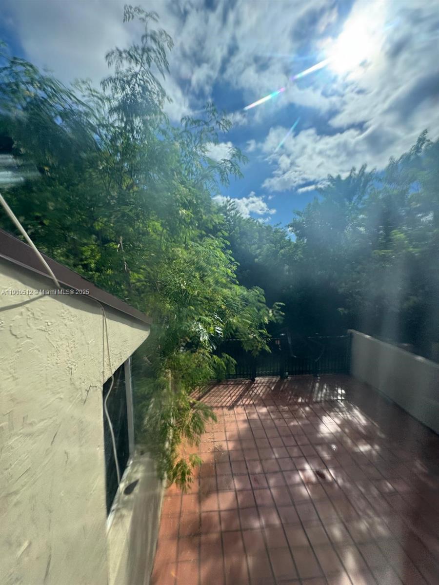 OAKVIEW CONDO NO 1 - Residential Lease