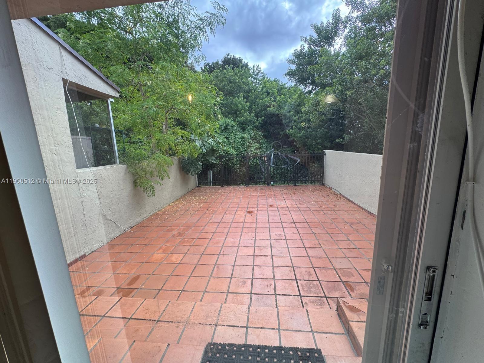 OAKVIEW CONDO NO 1 - Residential Lease