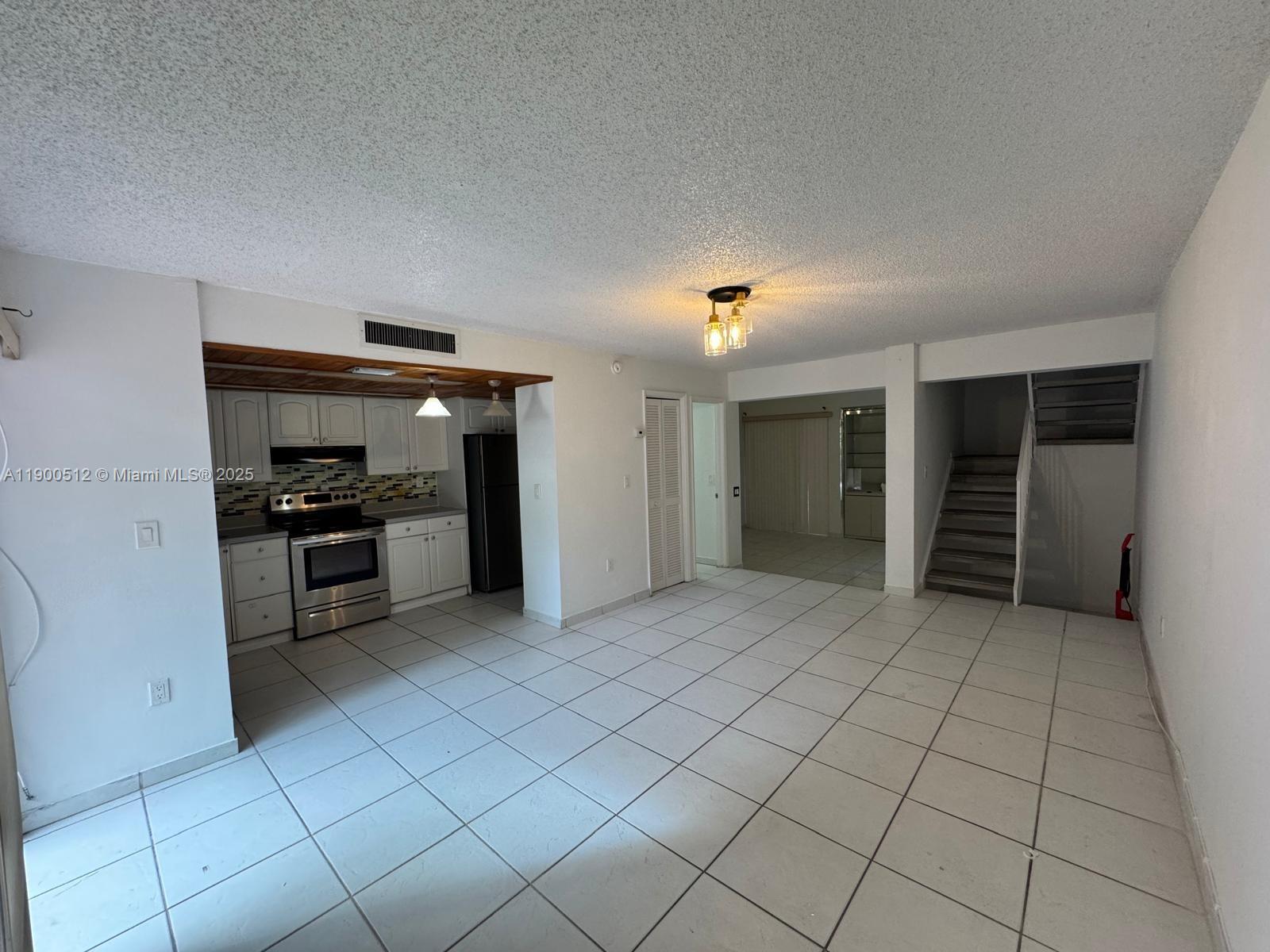 OAKVIEW CONDO NO 1 - Residential Lease