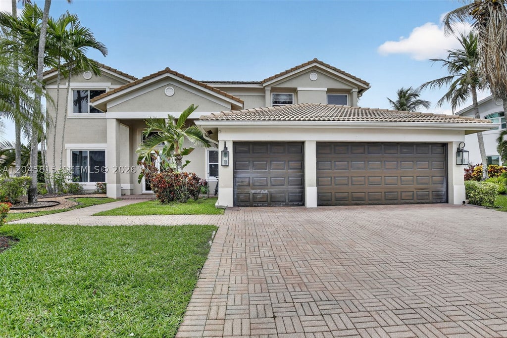 Photo of 981 Waterside Cir, Weston, FL 33327 (MLS # A12045815)