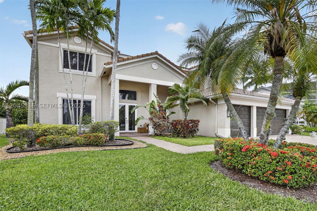 Photo of 981 Waterside Cir, Weston, FL 33327 (MLS # A12045815)