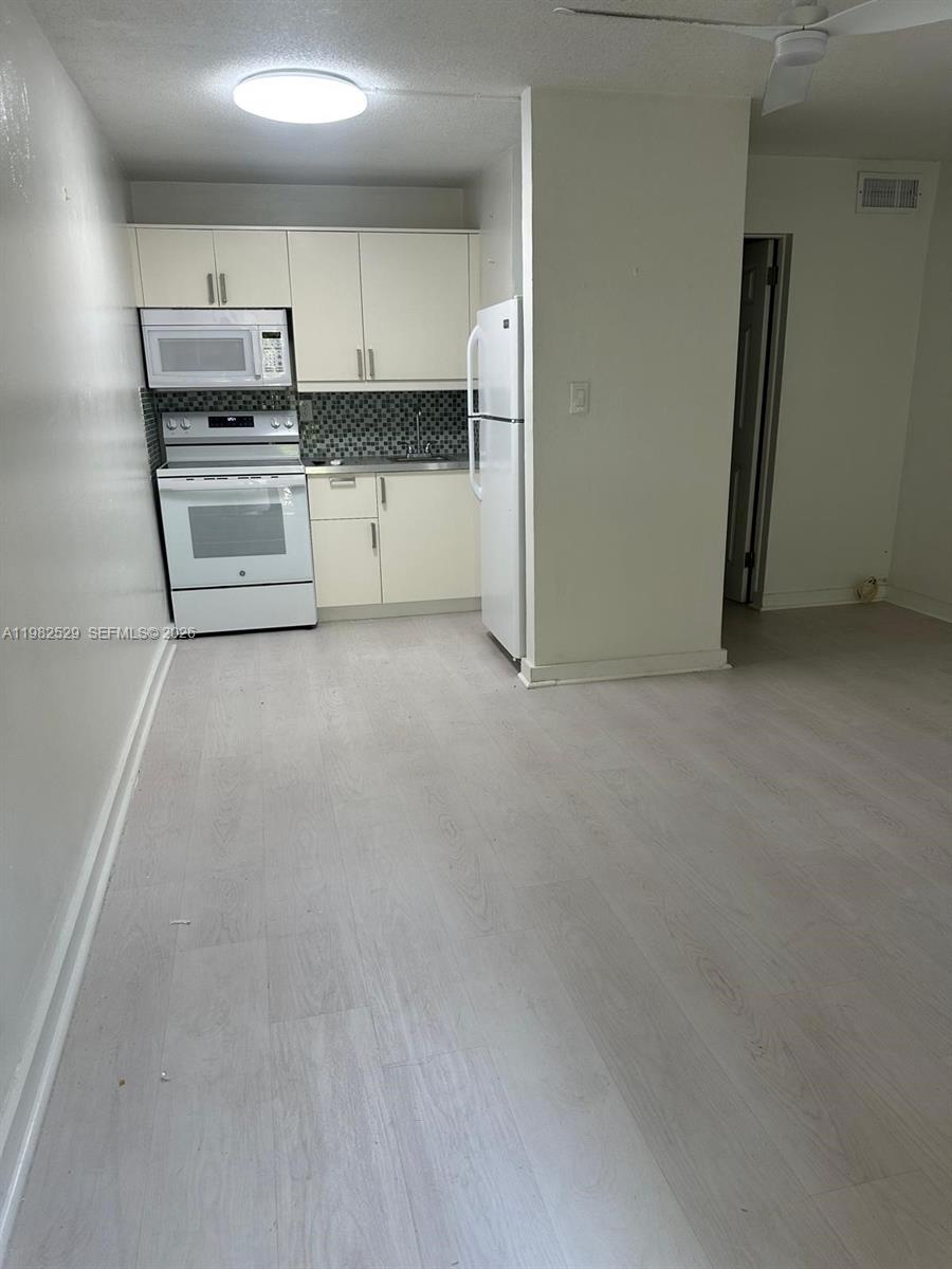 EVERGLADE LAND SALES CO - Residential Lease