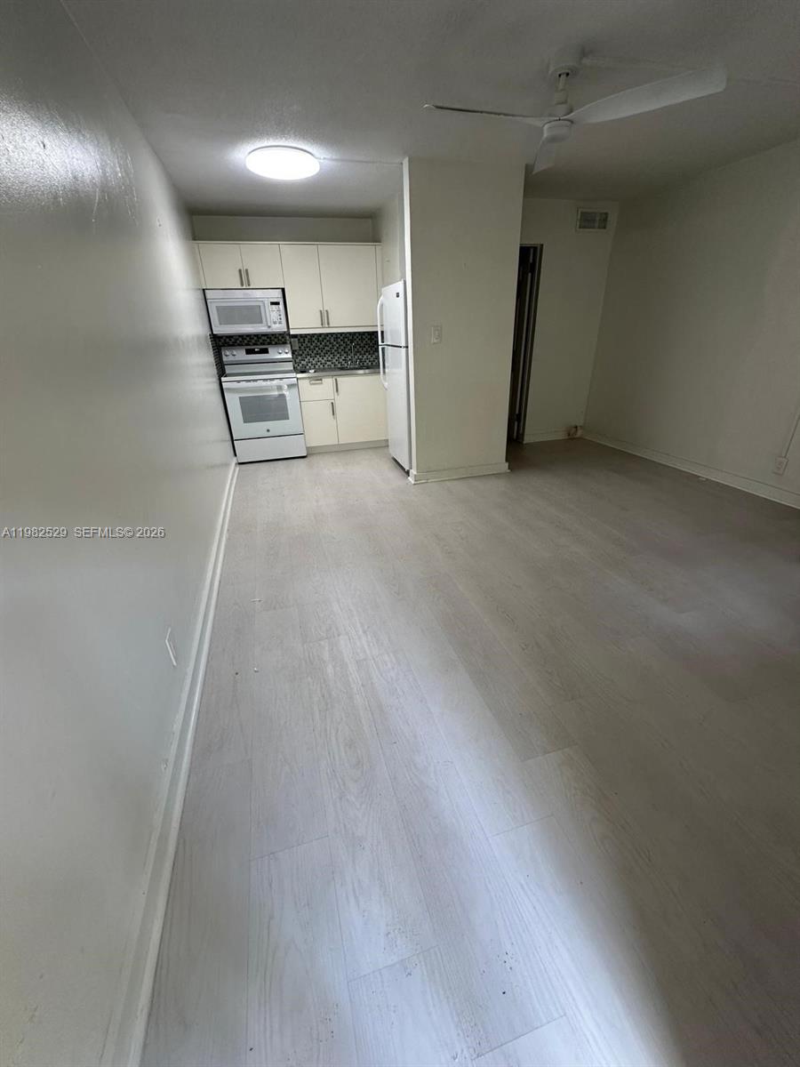 EVERGLADE LAND SALES CO - Residential Lease