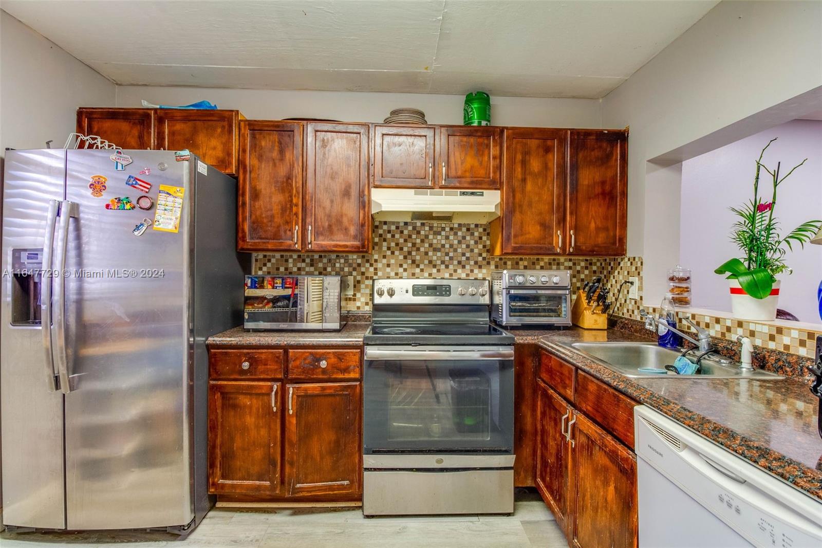 HALSTEAD APTS CONDO - Residential