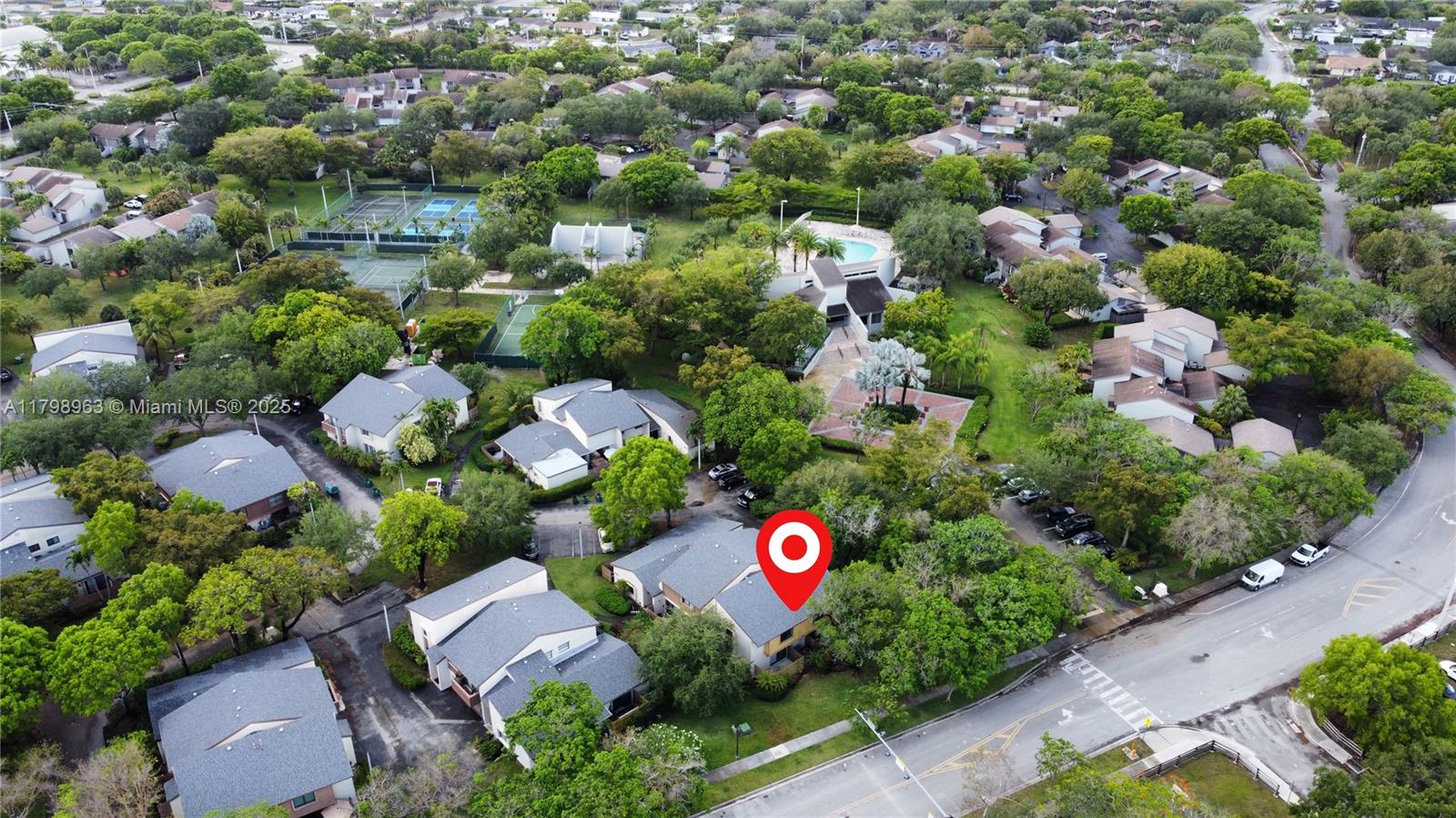 GREENGLADES CONDO 7 - Residential