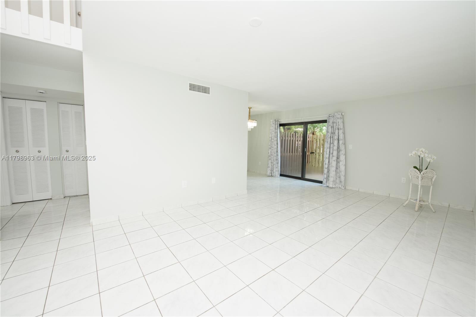 GREENGLADES CONDO 7 - Residential