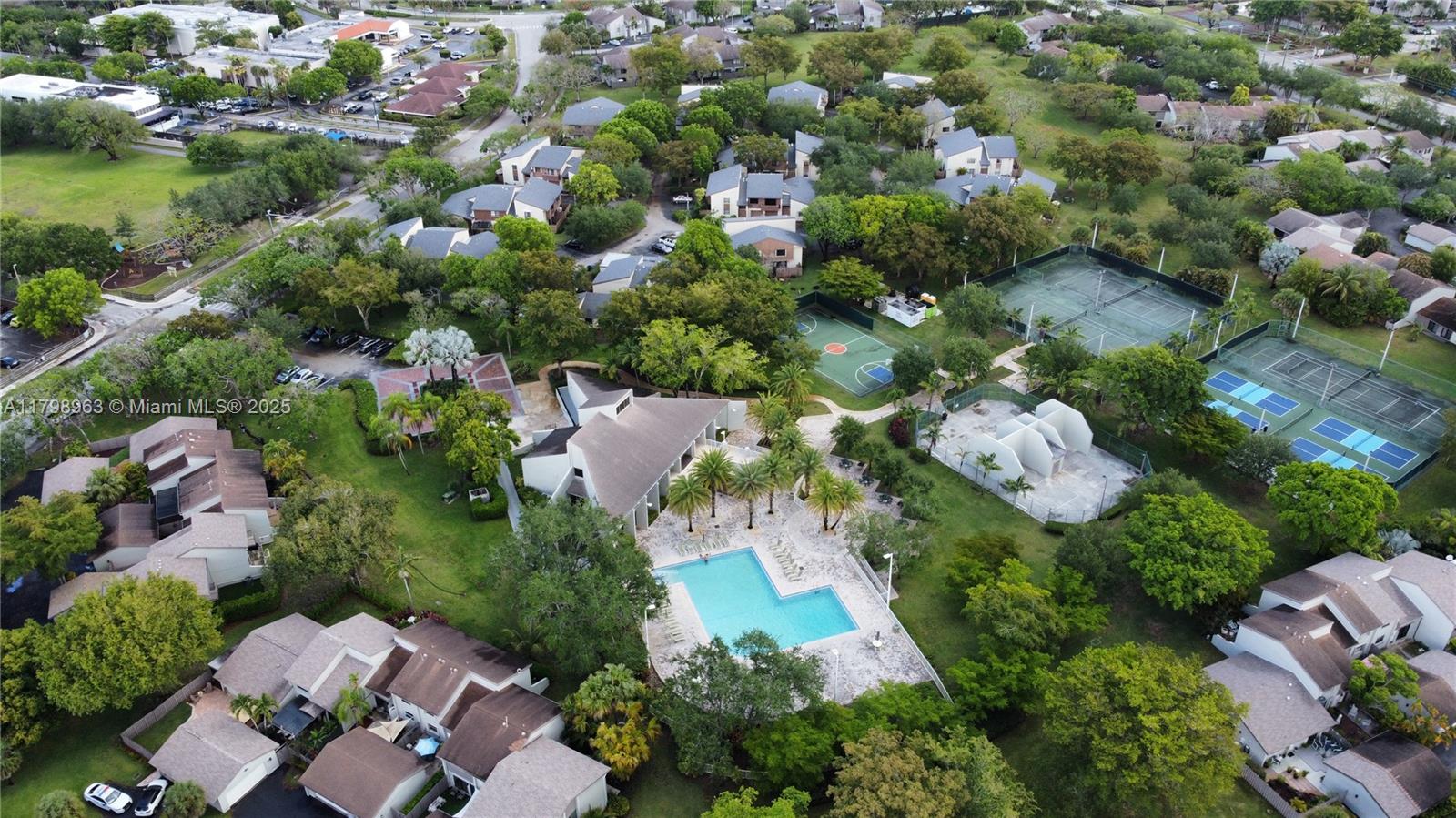 GREENGLADES CONDO 7 - Residential