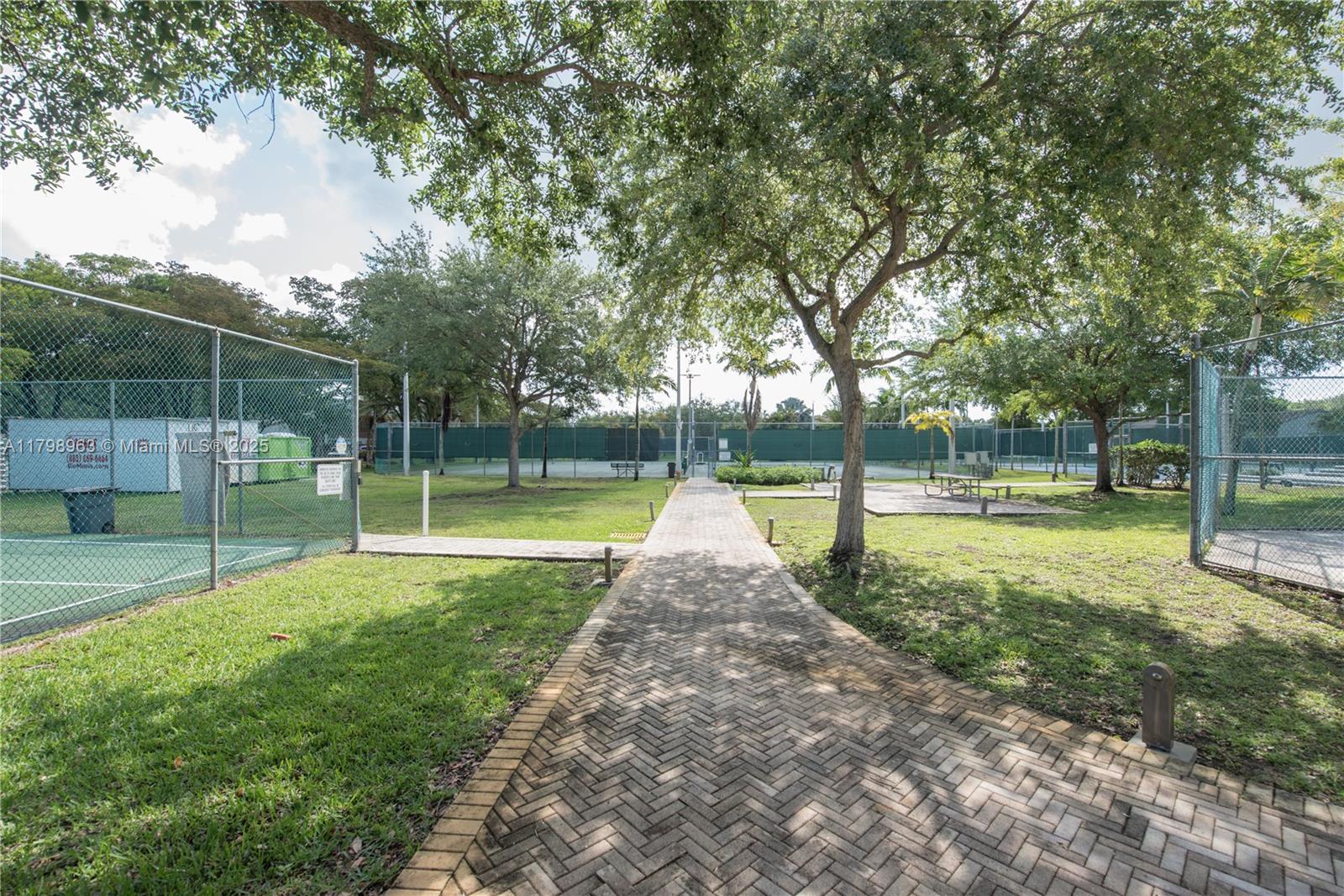 GREENGLADES CONDO 7 - Residential