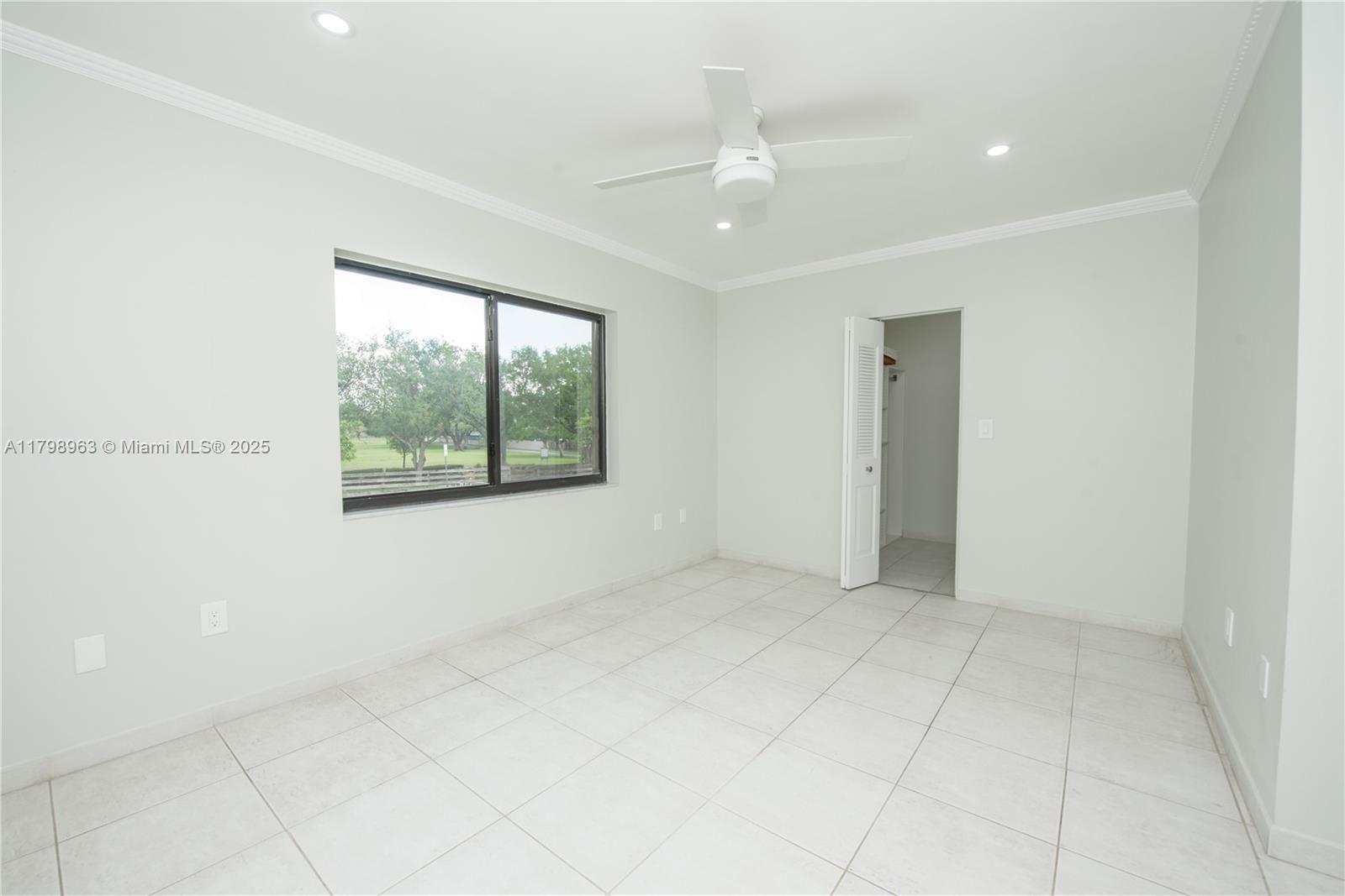 GREENGLADES CONDO 7 - Residential