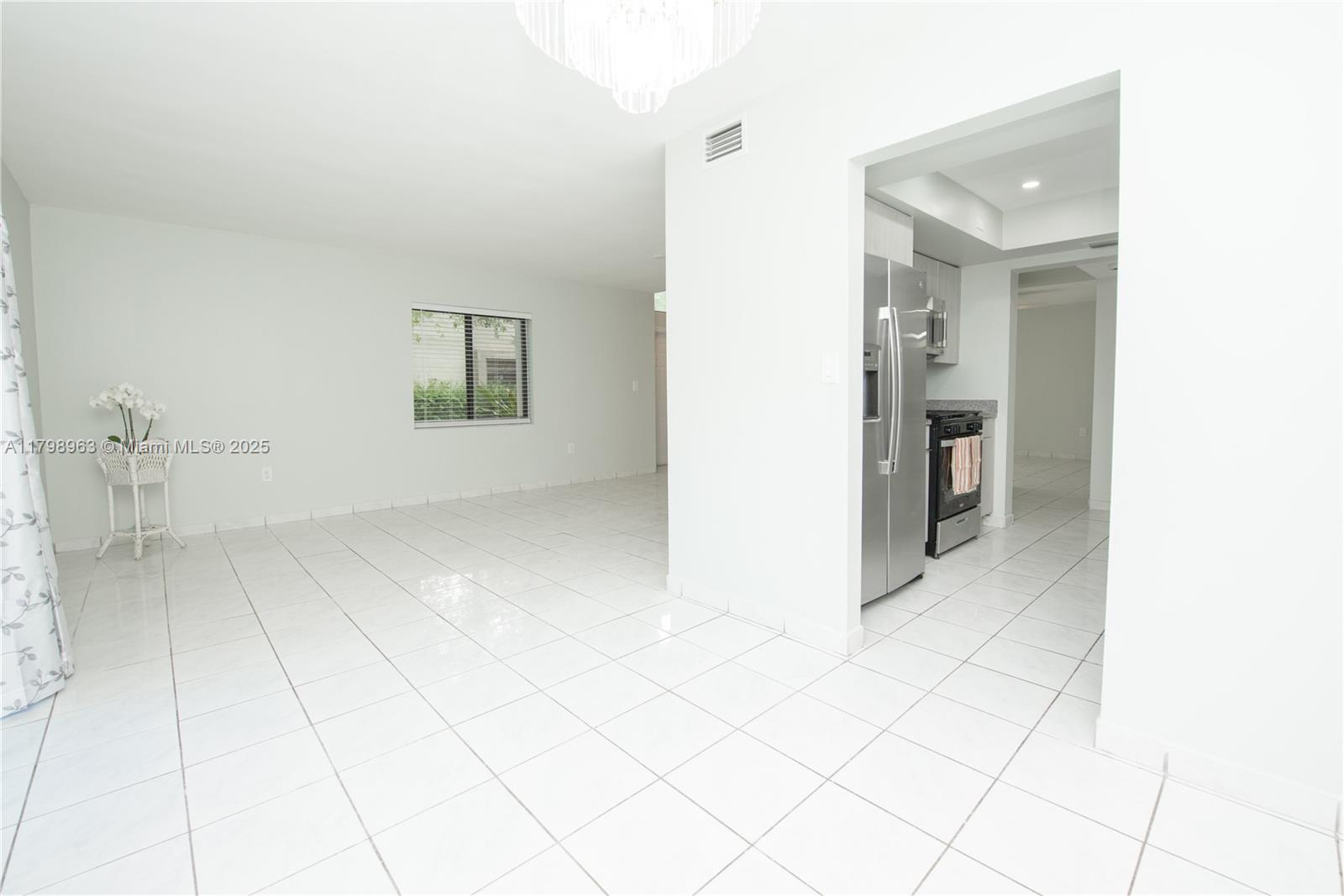 GREENGLADES CONDO 7 - Residential